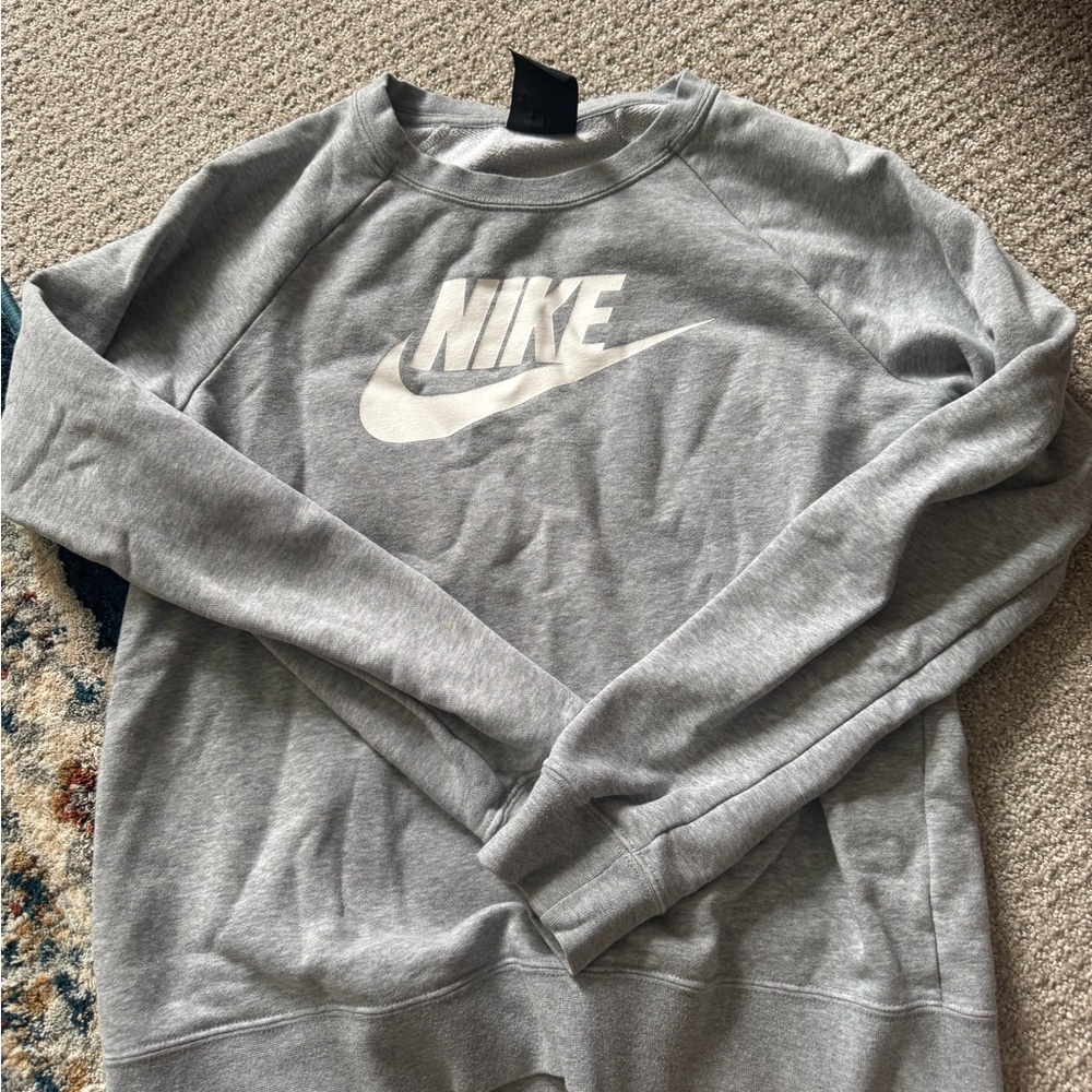 Women’s Nike Crew Neck